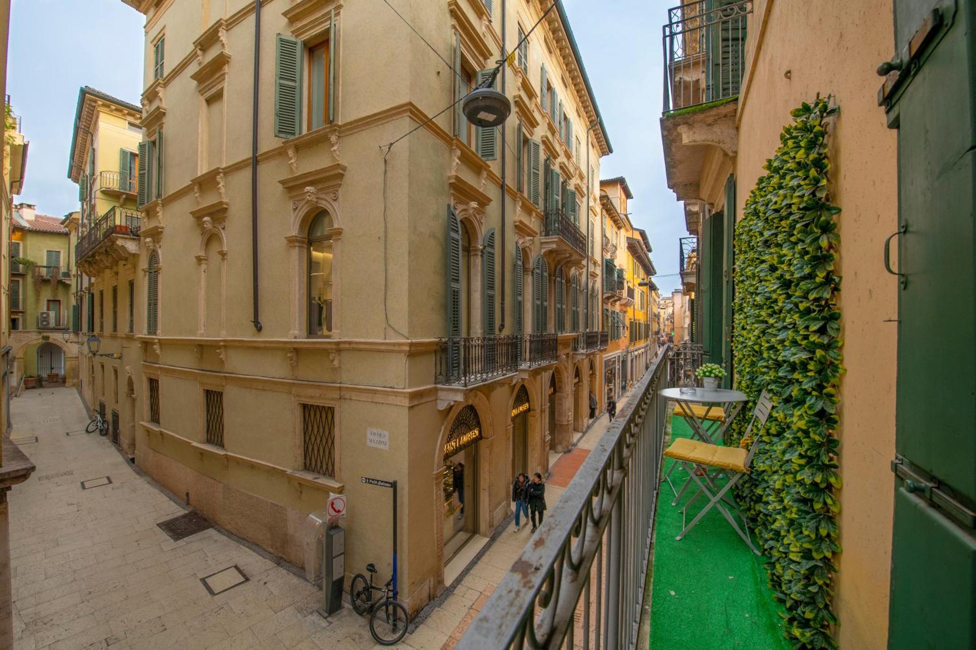 Palace Home Mazzini Verona Center 1 Exterior photo